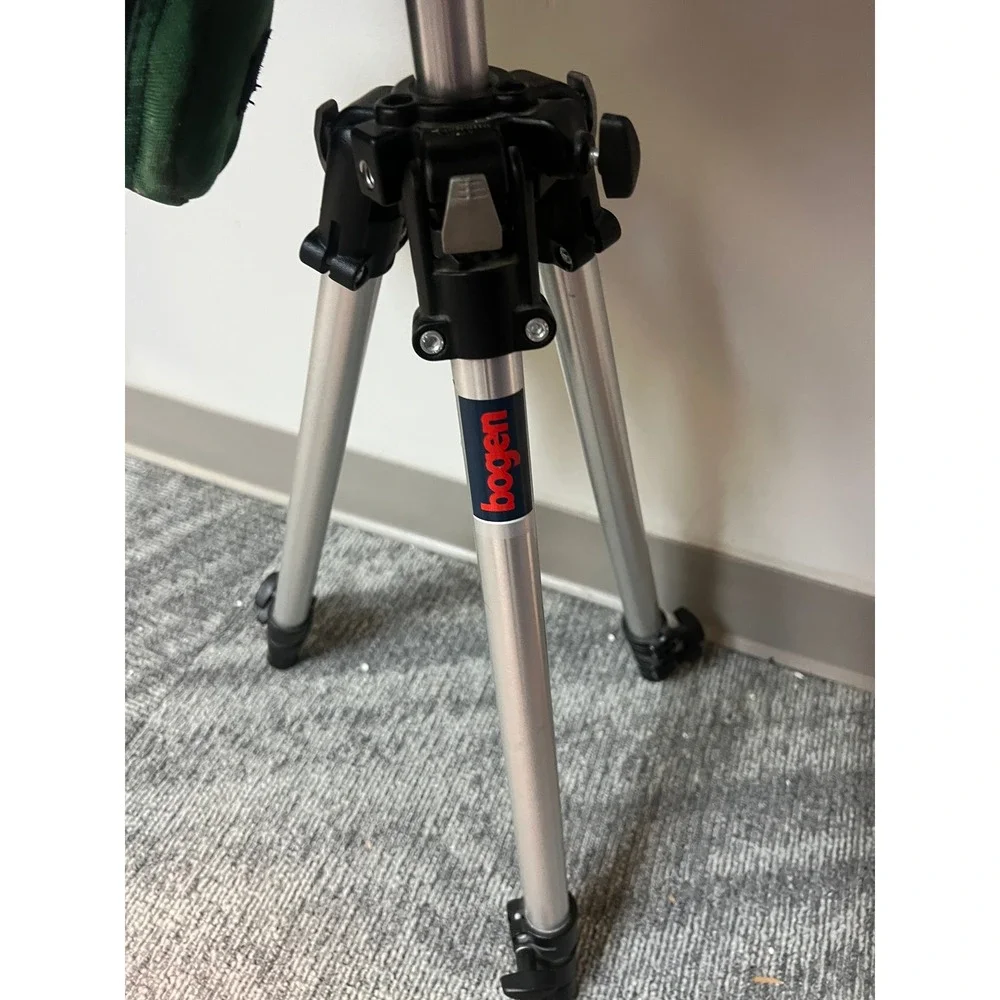 Nikon Fieldscope Spotting Scope 20-45x Zoom Eyepiece with Tripod and 2 Covers